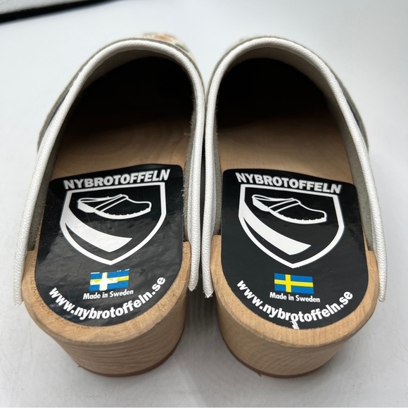 LINNEA Wood Open Back Flower Print Traction Slip-on Round Toe Leather Clogs - Picture 4 of 14